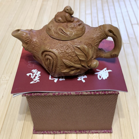 Чайник из исинской глины коллекционный на 150 мл